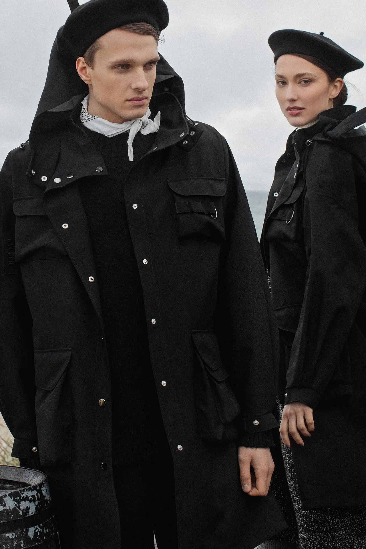 BLACK MARILA RAINCOAT - recycled materials