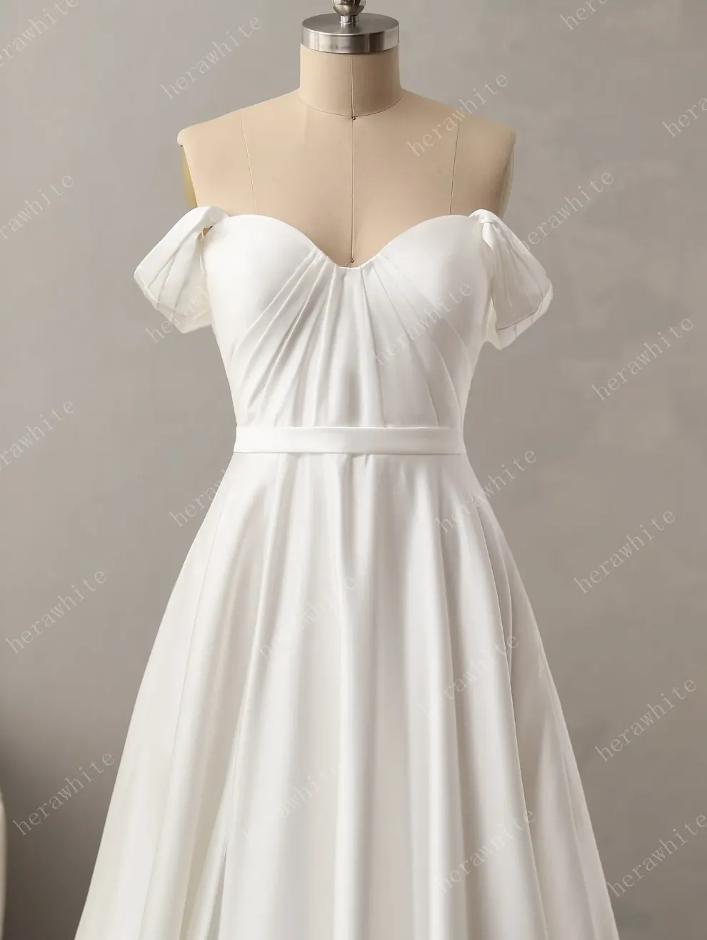 Chic Off The Shoulder A-Line Wedding Dress with Sweetheart Neckline