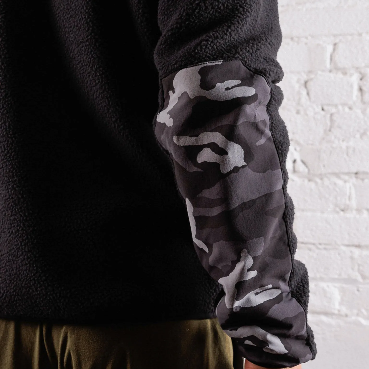 High Pile Sherpa Jacket in Black Camo