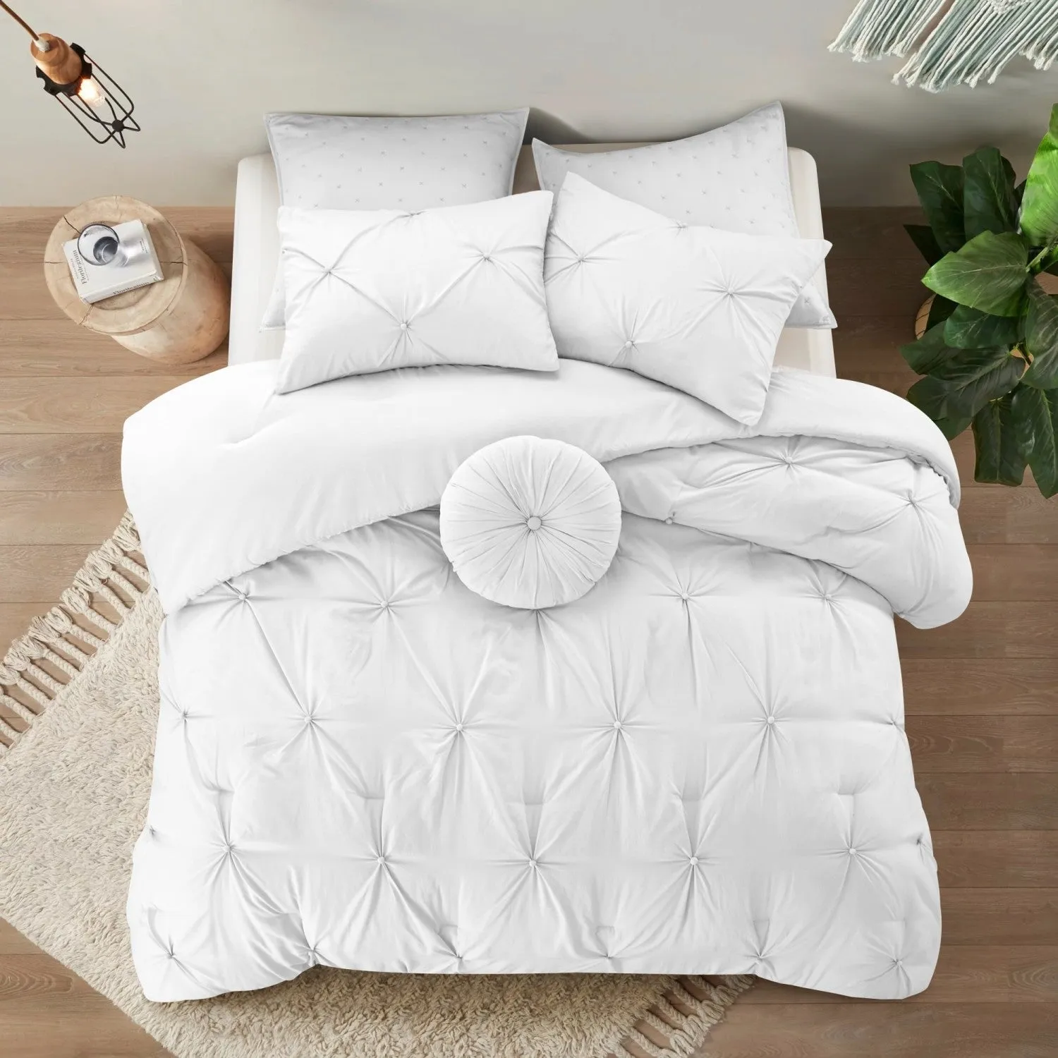 Kiana Comforter Set