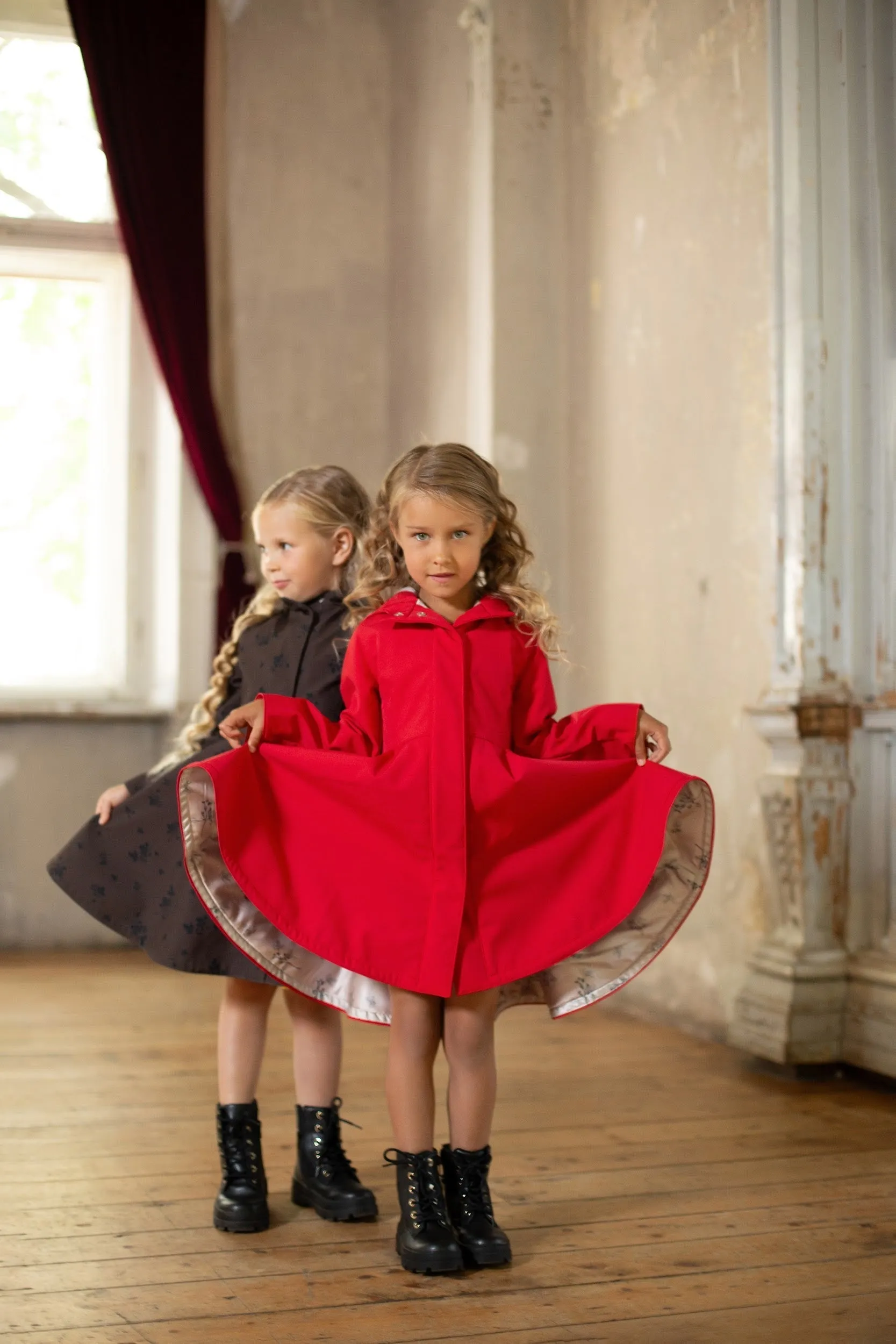 Kids' Queen of Hearts Raincoat Red