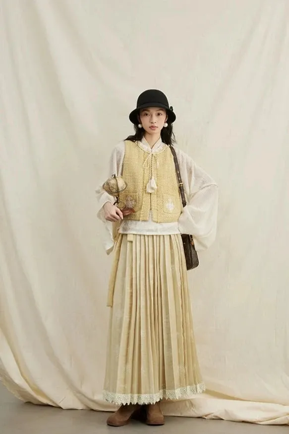 Lemon Croissant 柠檬可颂 Modernized Song Ming Wrap Skirt & Yuanling Bijia Vest Set