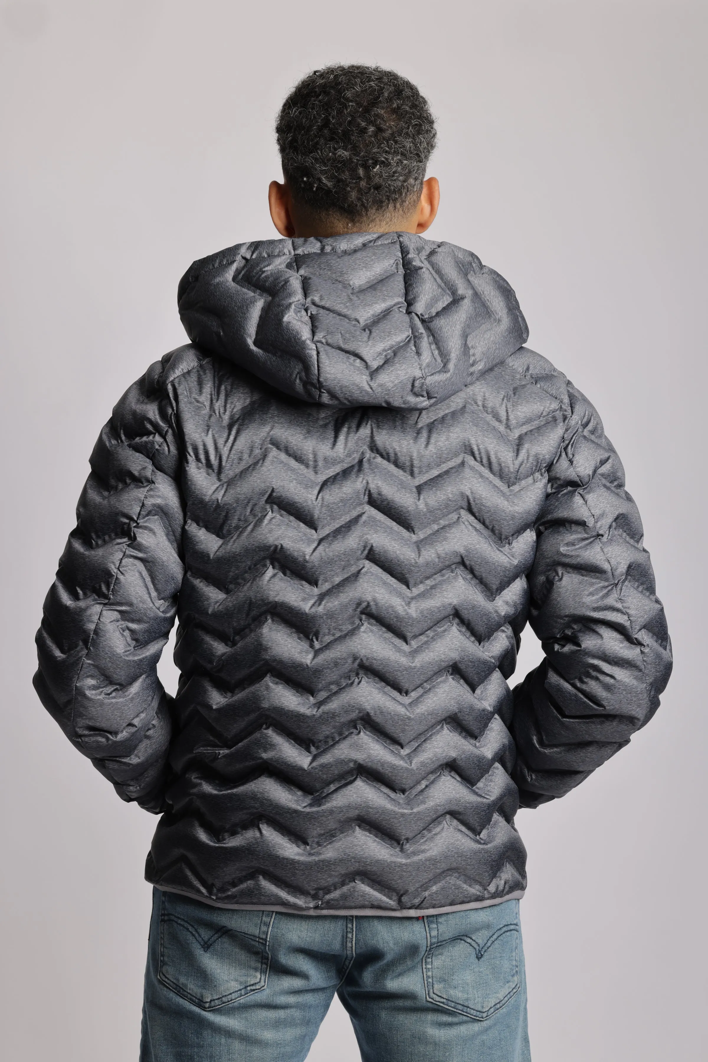 Men's packable puffer jacket in dark heather grey