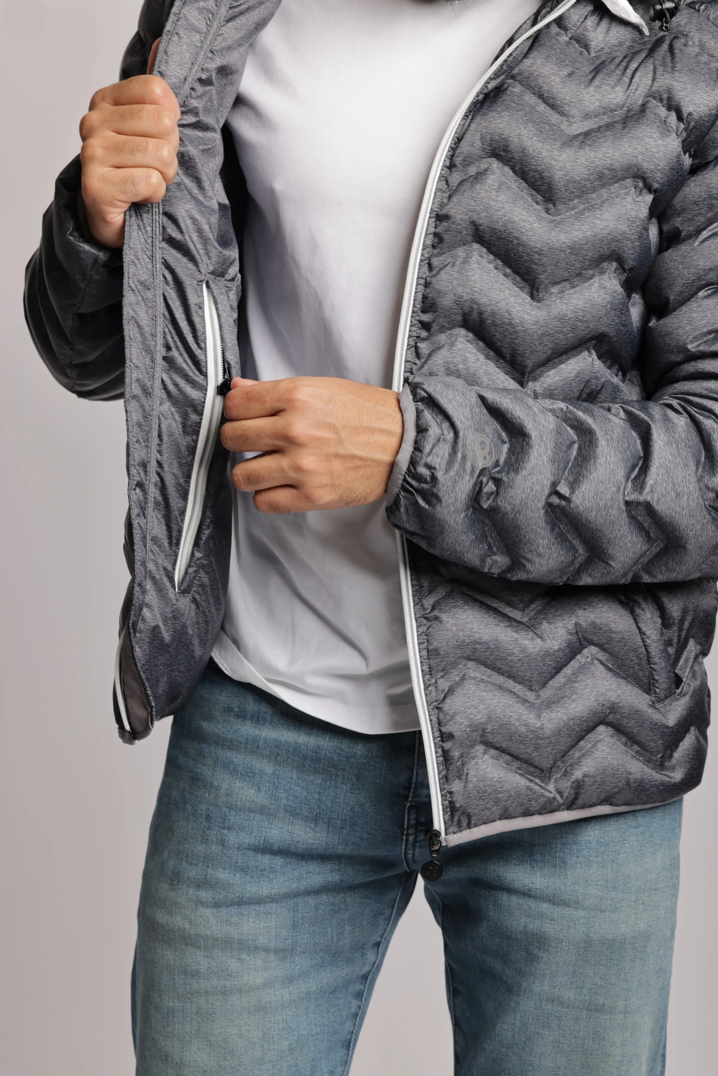 Men's packable puffer jacket in dark heather grey