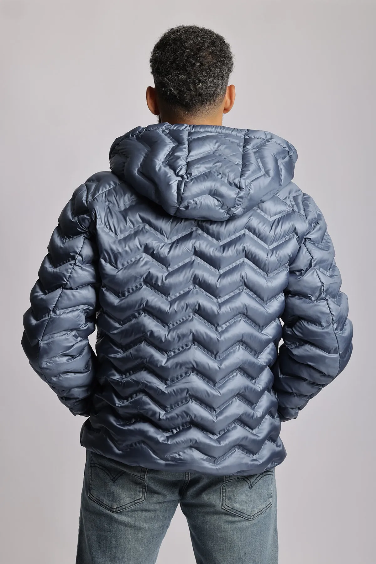 Men's packable puffer jacket in metallic cobalt