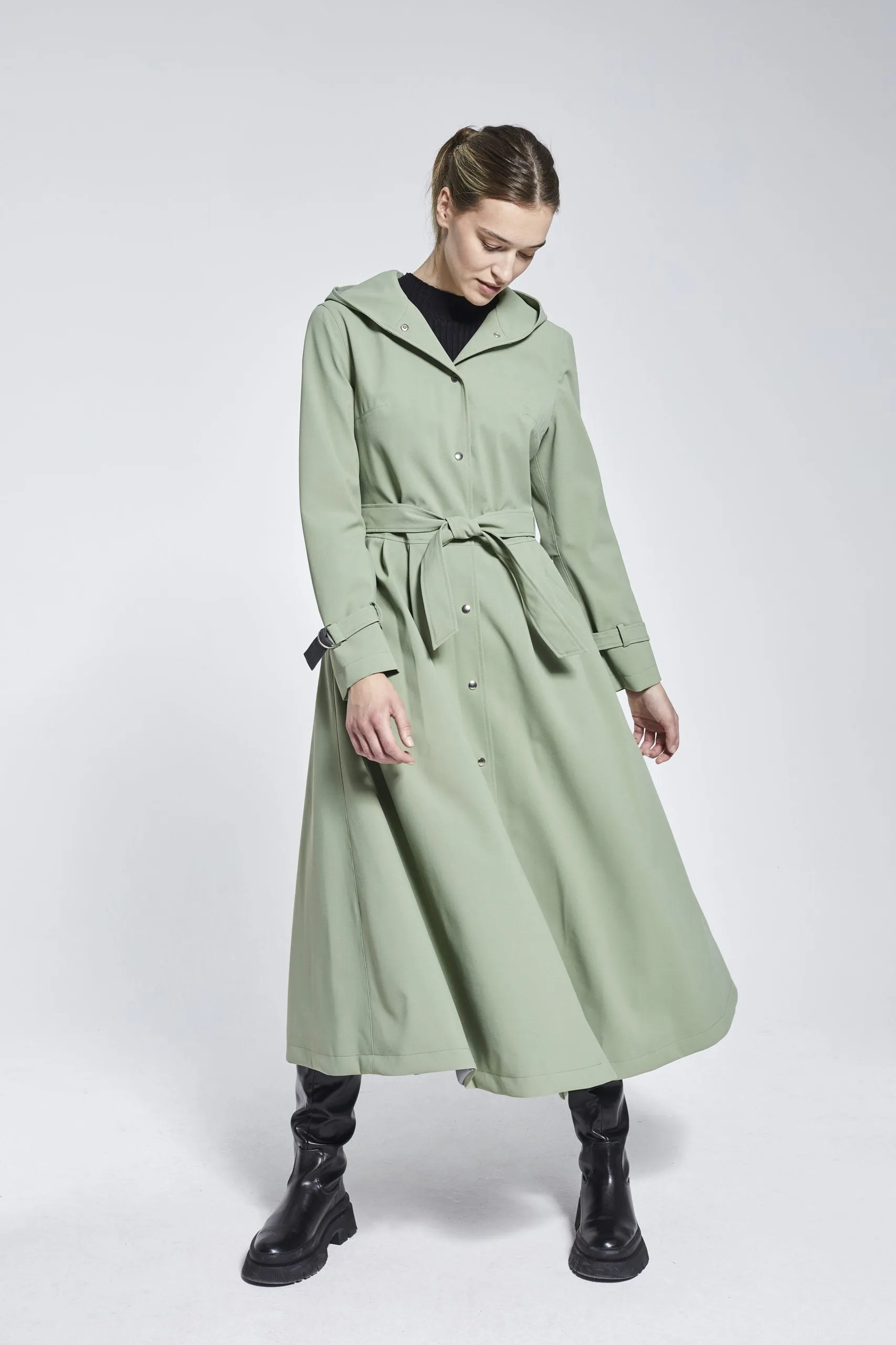 OLIVE ICONIC RAINCOAT - recycled materials