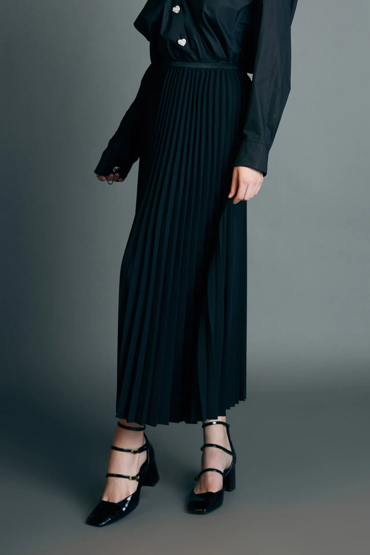 Pleated Midi Skirt in Black