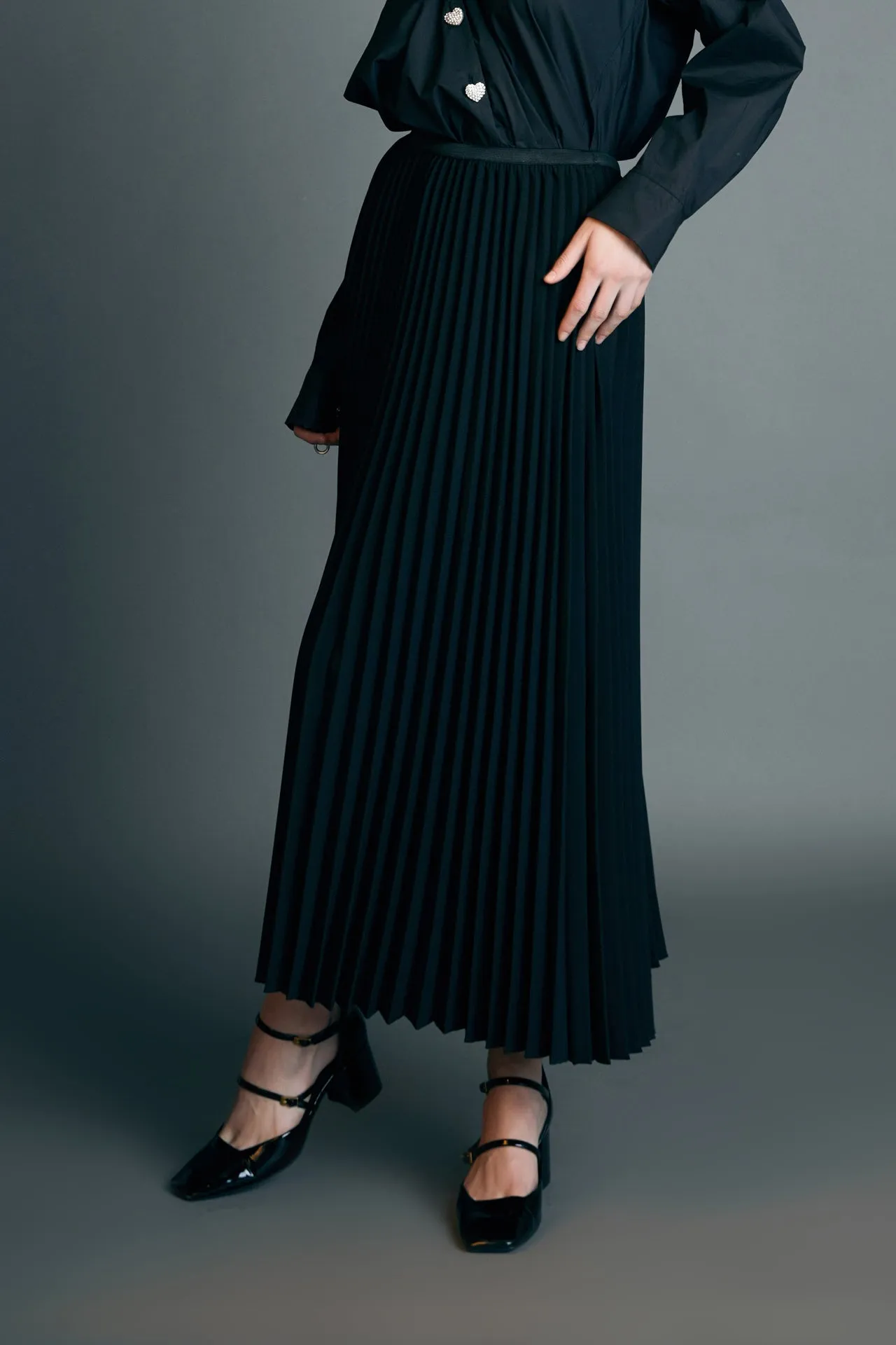 Pleated Midi Skirt in Black