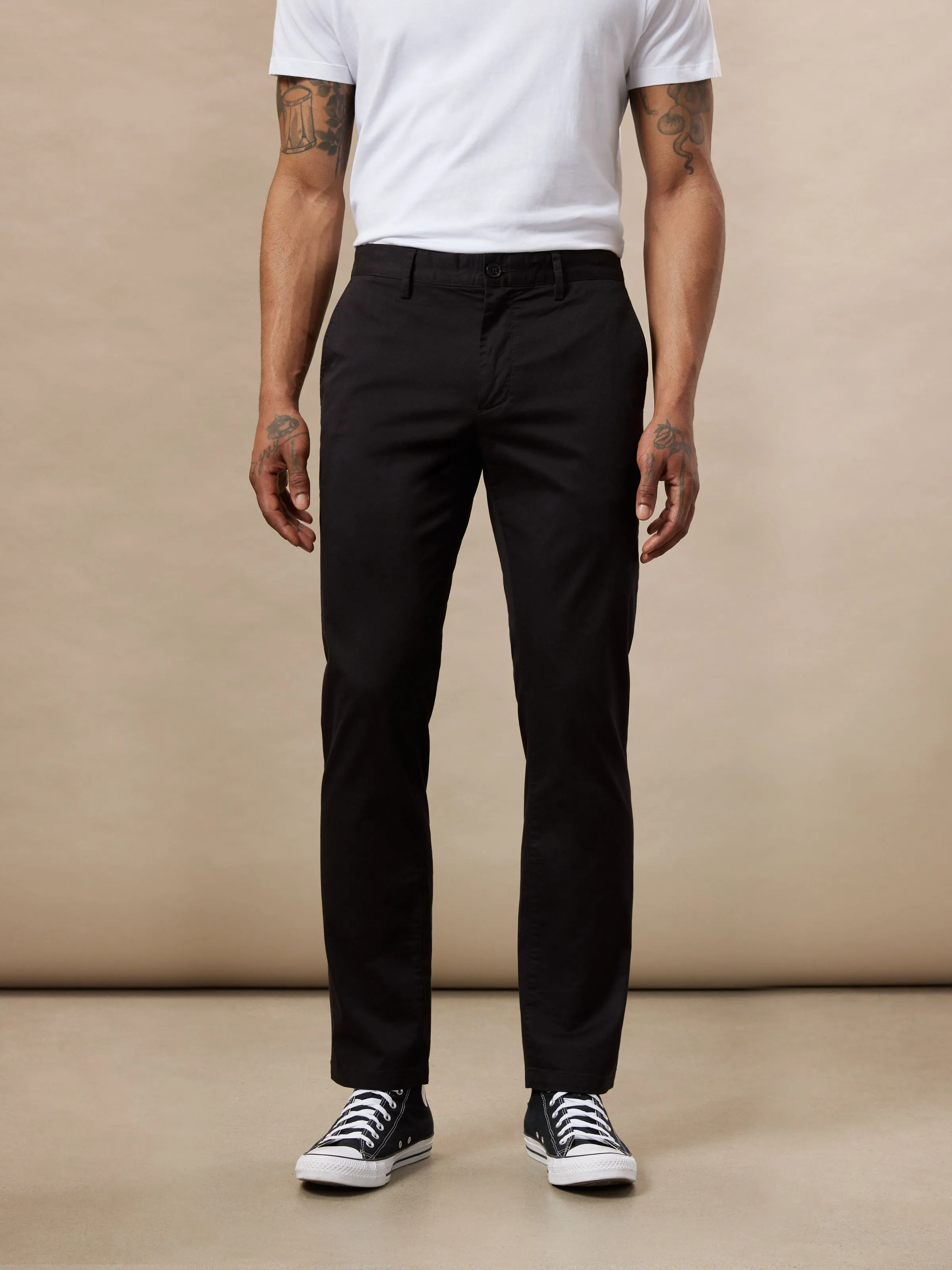 The Brunswick Slim Fit Chino Pant in Black