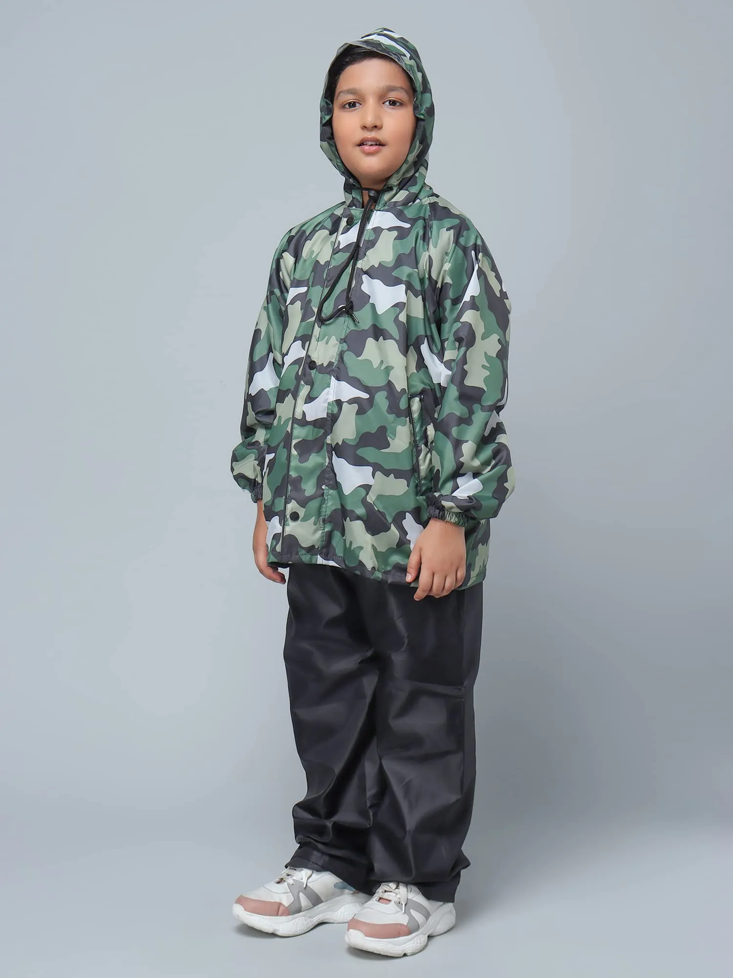 THE CLOWNFISH Comrad Series Kid's Waterproof Nylon Double Coating Reversible Raincoat with Hood and Reflector Logo at Back. Set of Top and Bottom. Printed Plastic Pouch Age-5-7 years (Green Camo)