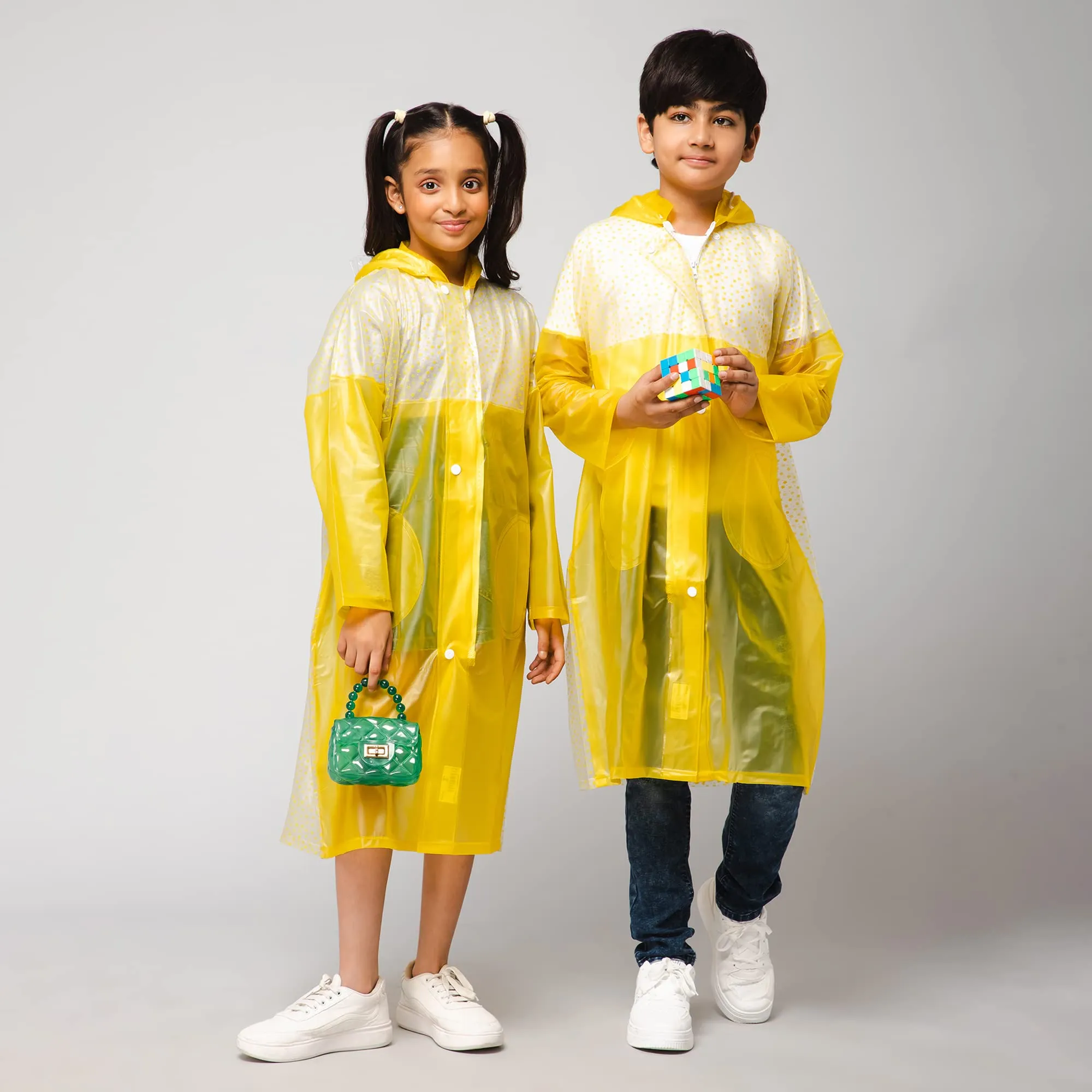 THE CLOWNFISH Drip Dude Series Unisex Kids Waterproof Single Layer PVC Longcoat/Raincoat with Adjustable Hood. Age-3-4 Years (Lemon Yellow)