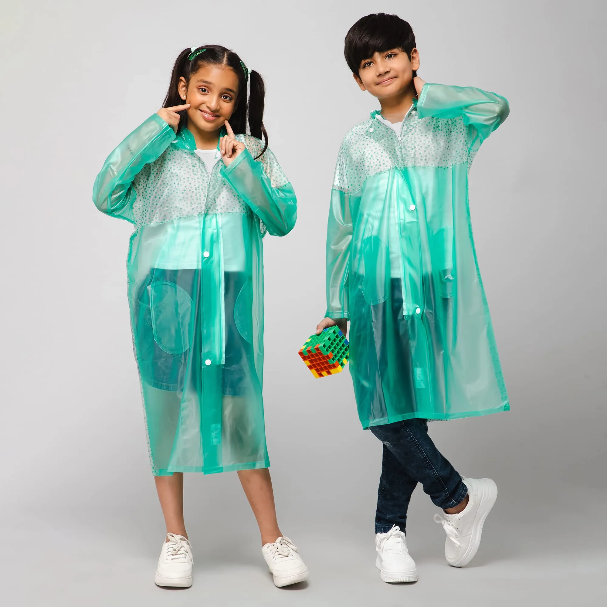 THE CLOWNFISH Drip Dude Series Unisex Kids Waterproof Single Layer PVC Longcoat/Raincoat with Adjustable Hood. Age-4-5 Years (Aqua Green)