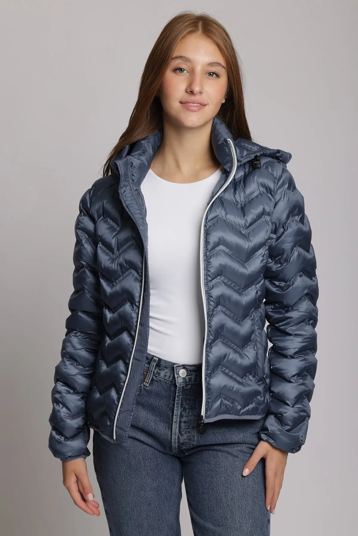 Women's packable puffer jacket in metallic cobalt