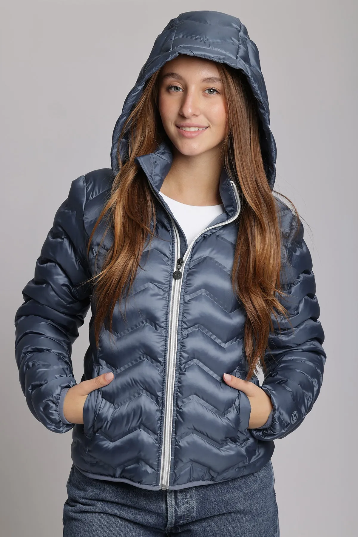 Women's packable puffer jacket in metallic cobalt